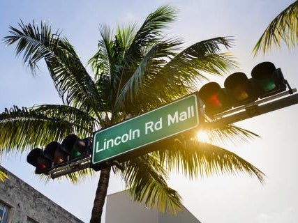 Lincoln Road Mall street sign