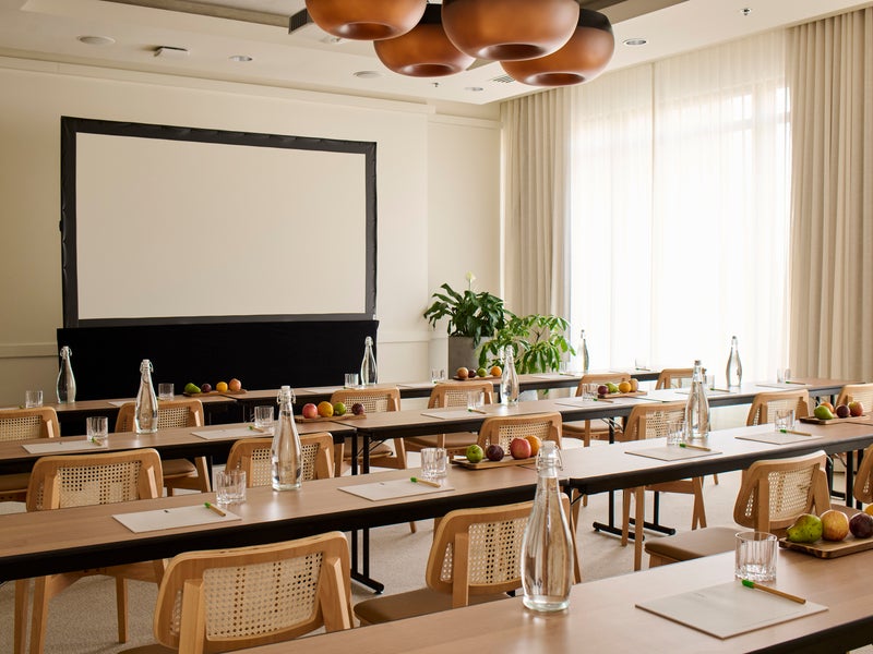 Cascade Meeting Room