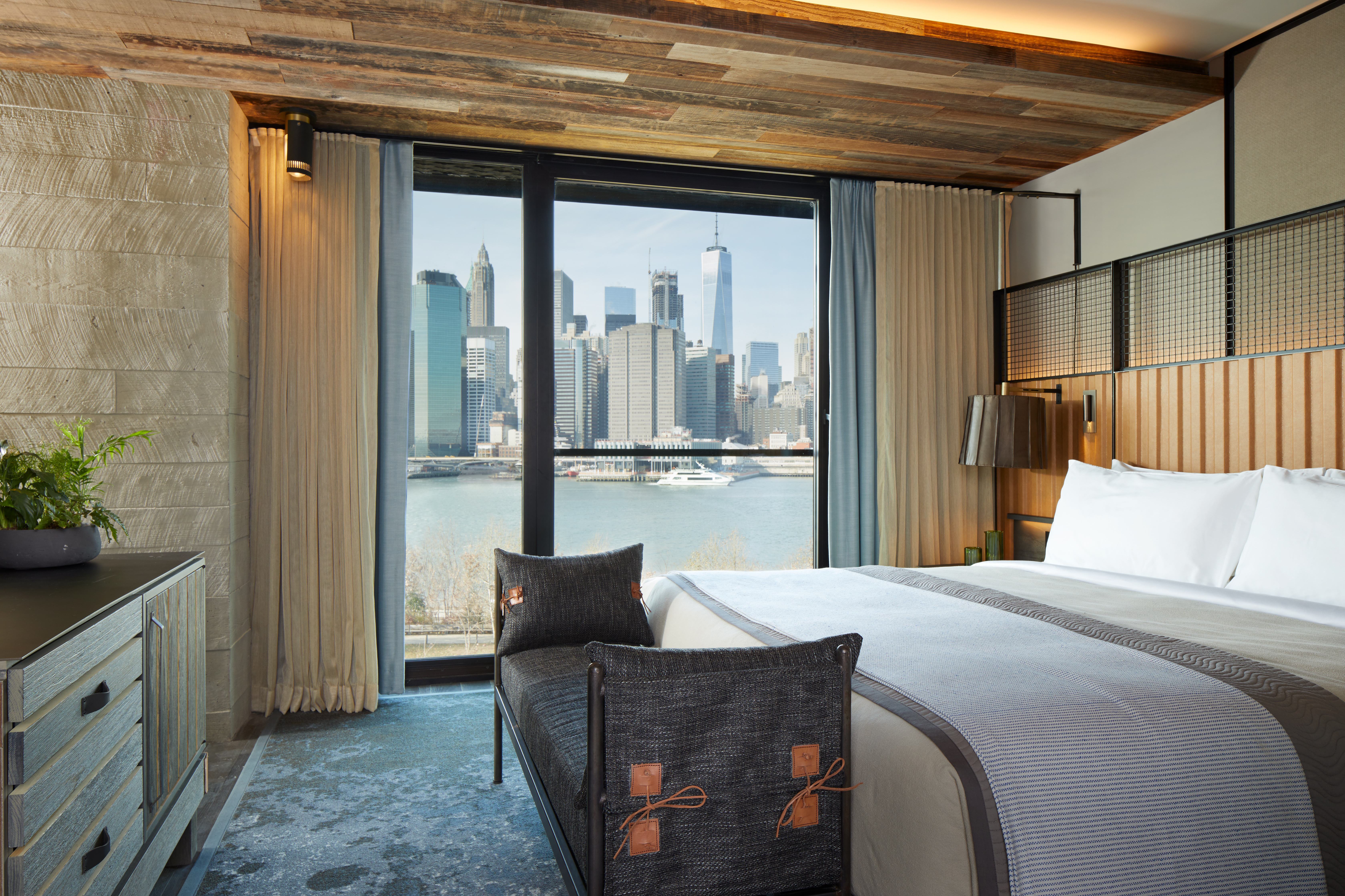 1Hotels Brooklyn Bridge skyline suite