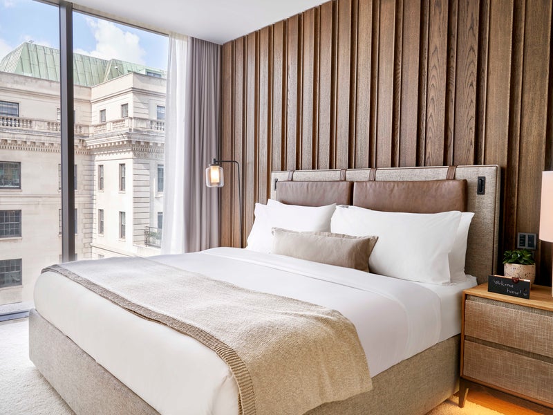 1 Hotel