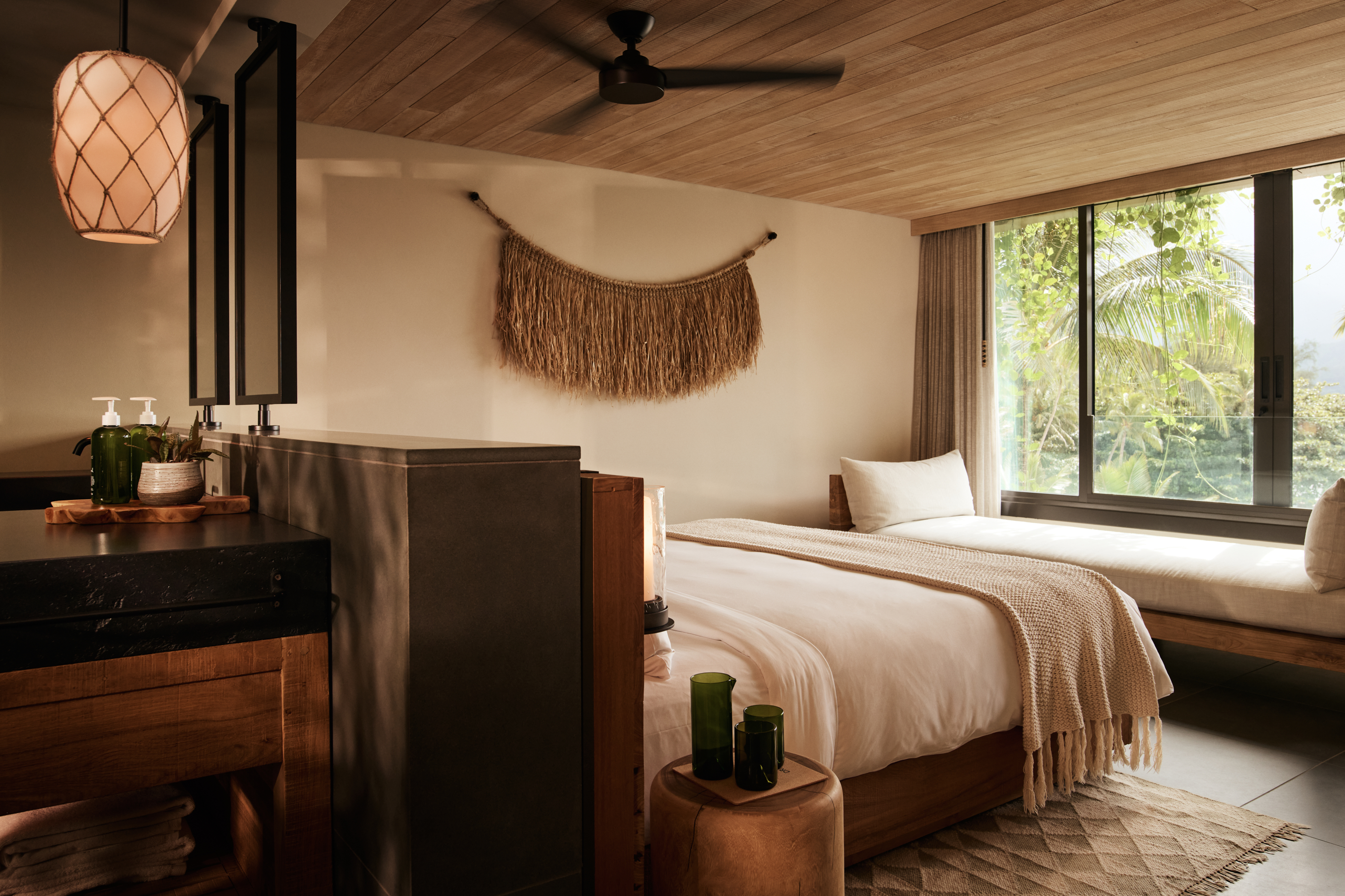 Ocean View Lounge King