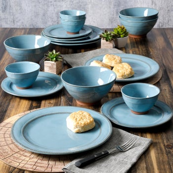 Laurie Gates Valencia 16-piece Dinnerware Set | Costco