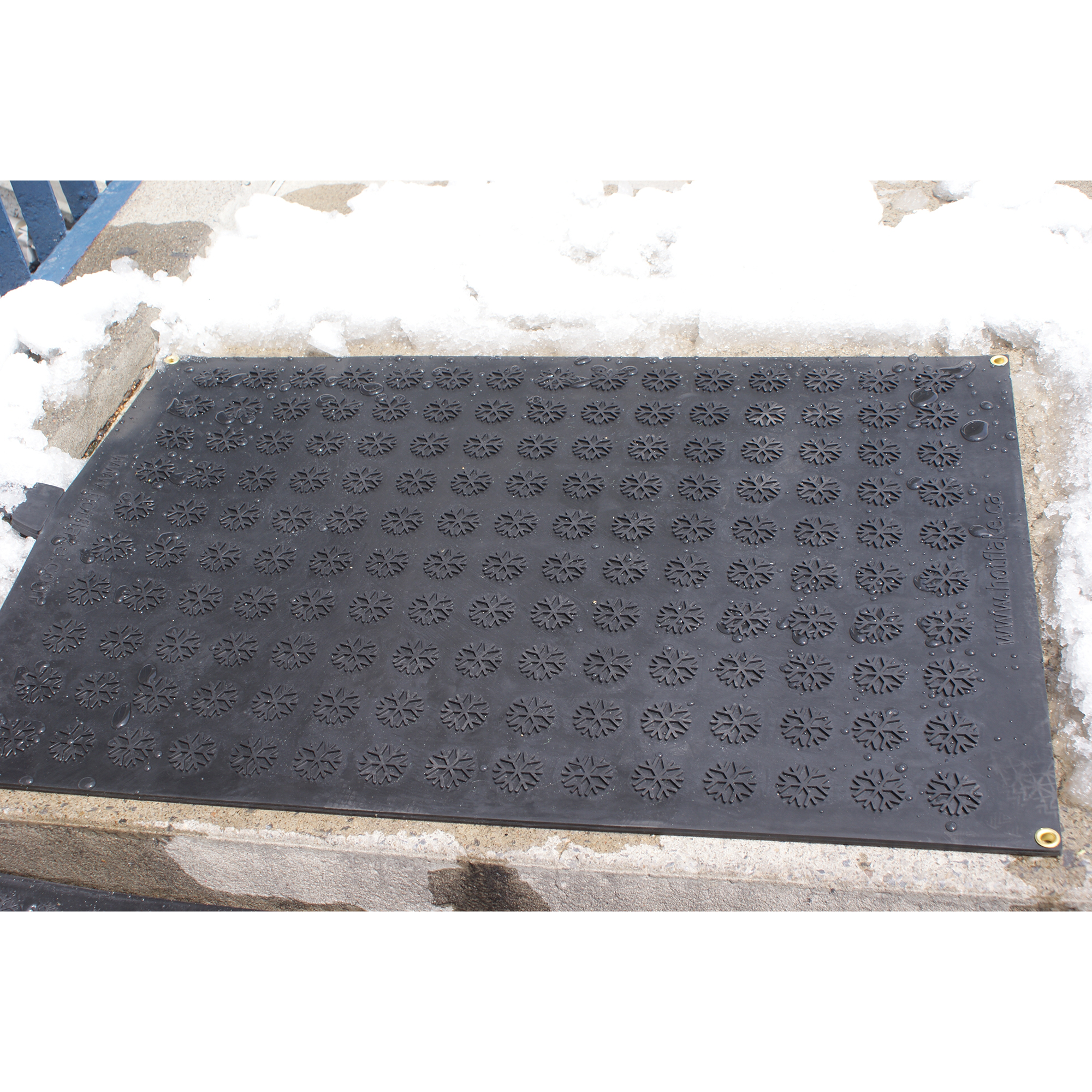 HOTflake Outdoor Heated Snow Melting Door Mat 24 in. x 36 in. Costco