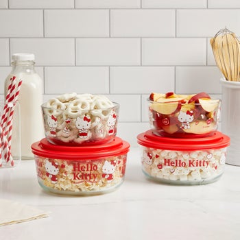 Pyrex 8-piece Hello Kitty Decorated Food Storage Set | Costco