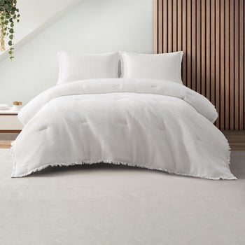 Loft and Living 3-piece Comforter Set, Charlotte