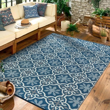 Viana Bahamas Collection Blue Cordoba Indoor/Outdoor Reversible