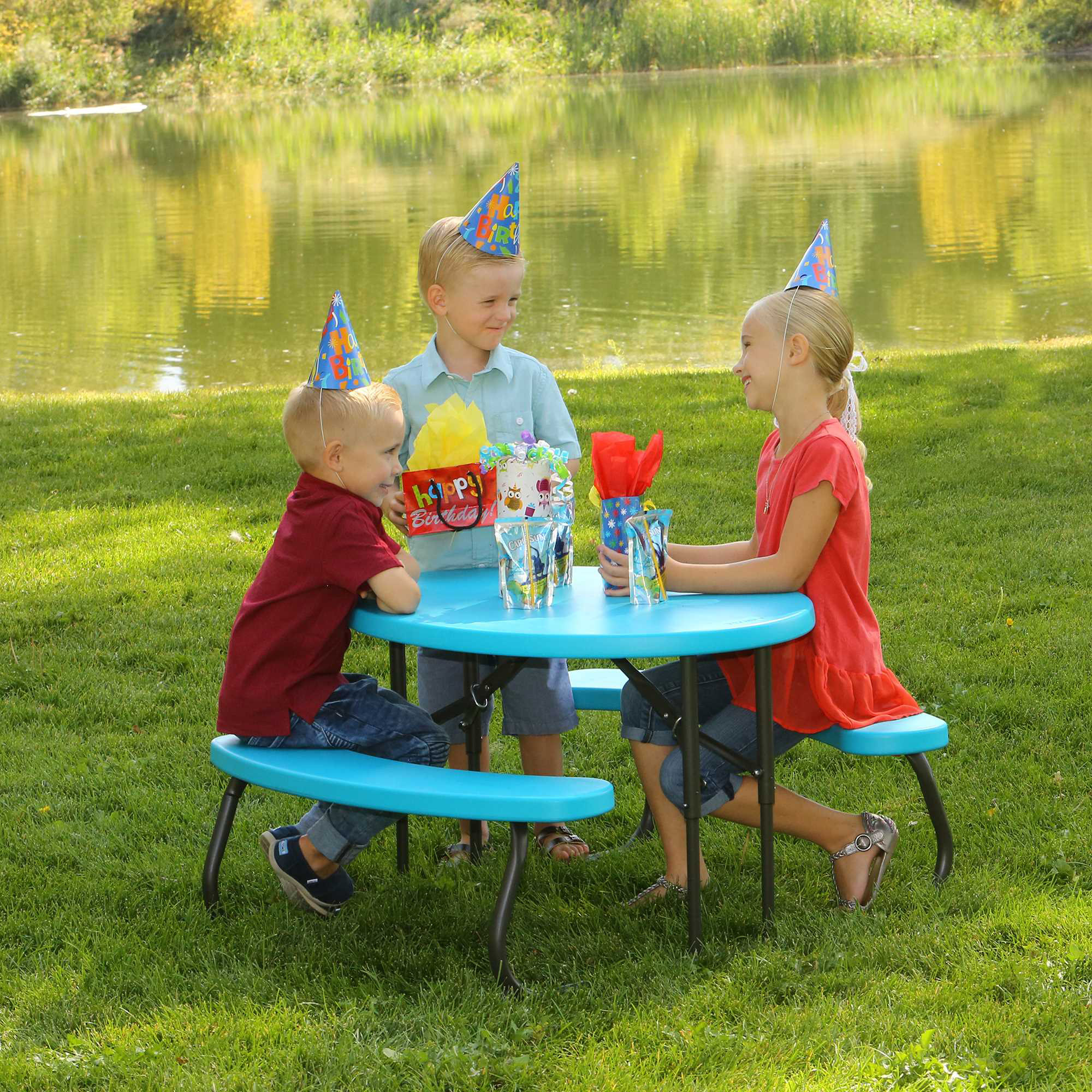 Lifetime Children’s Oval Picnic Table Costco