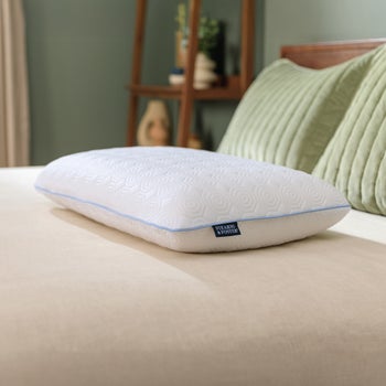 Stearns & Foster Latex Cooling Pillow Standard Size