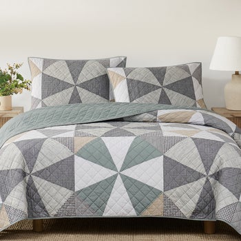 Origami Pieced Prairie Patchwork 3-piece Quilt Set | Costco