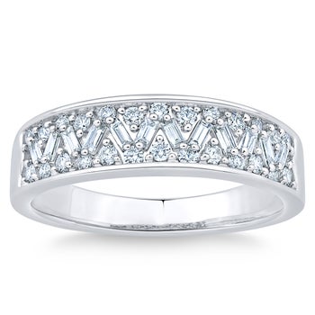 Round Brilliant and Baguette Cut Diamond Band (0.40 ctw)
