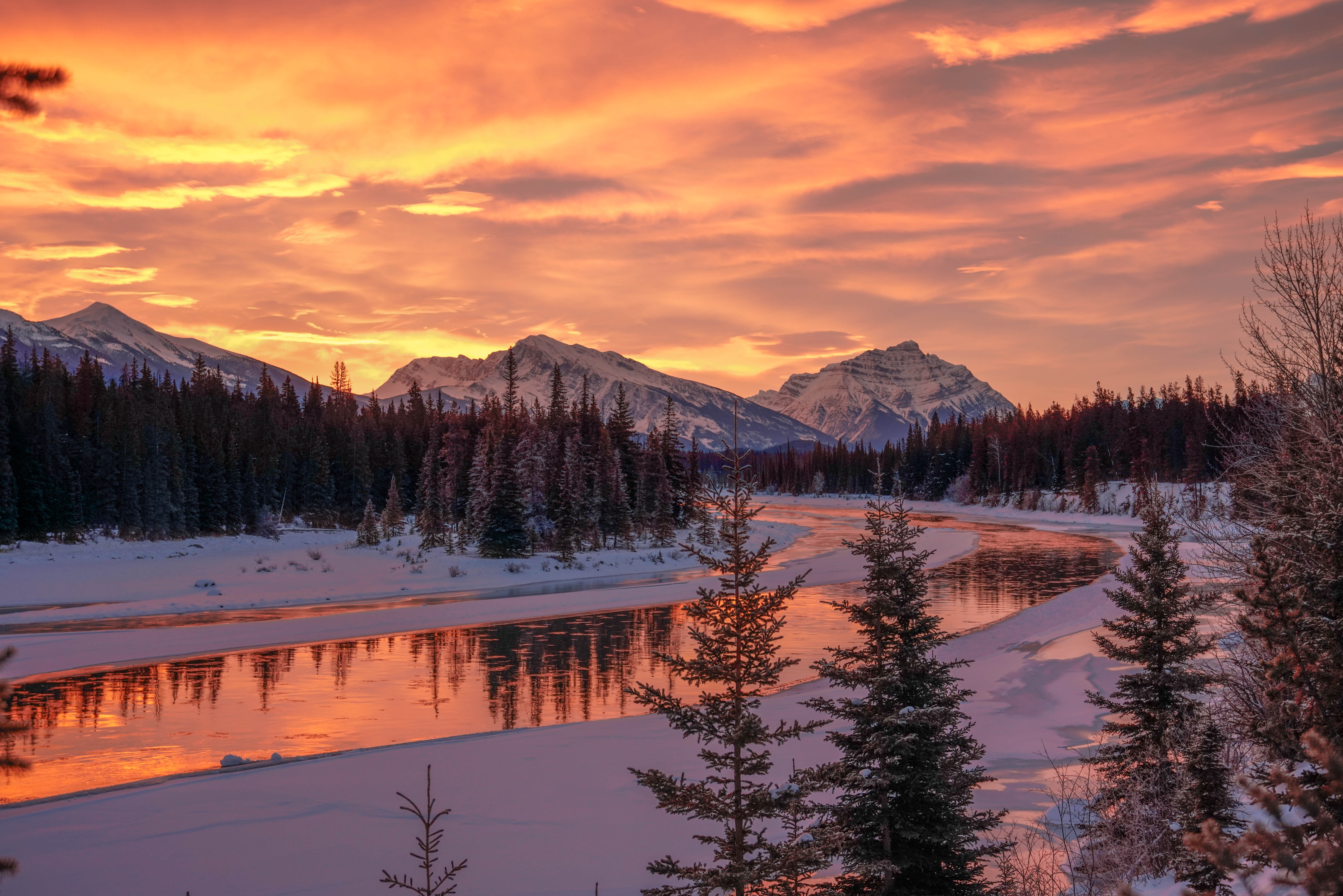 Sunrise in Jasper in winter offers amazing photography opportunities 