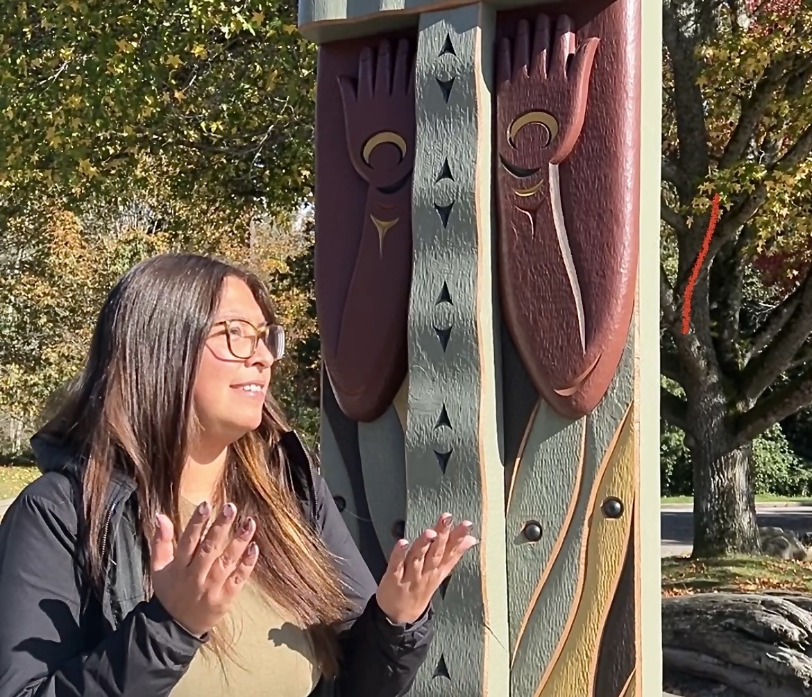 Seraphine during the Talking Totems Tour