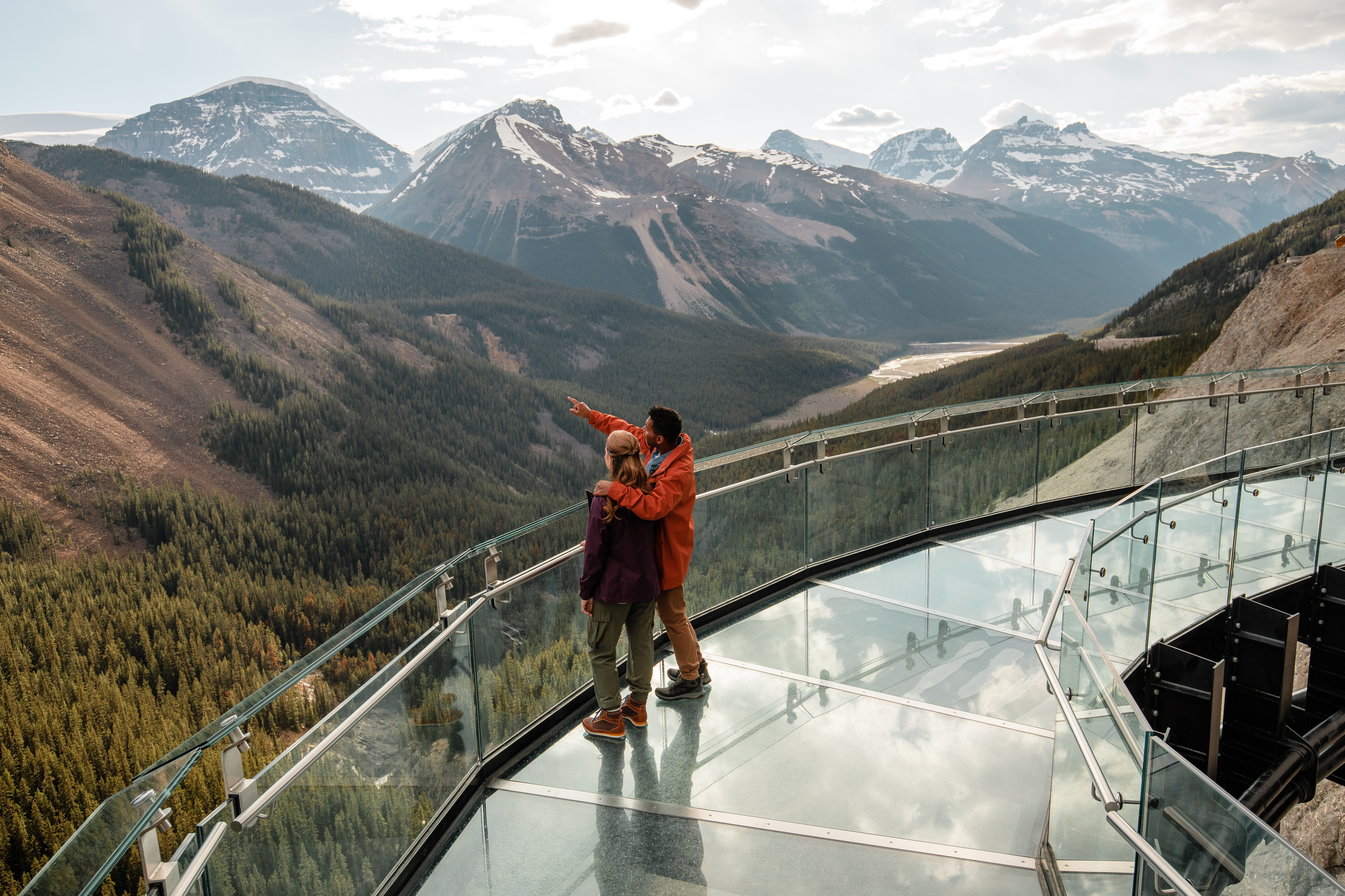 Web-Hero_MikeSeehagel_Pursuit_Jasper_Skywalk_D4_5400-3600x2400-8f0a250.jpg