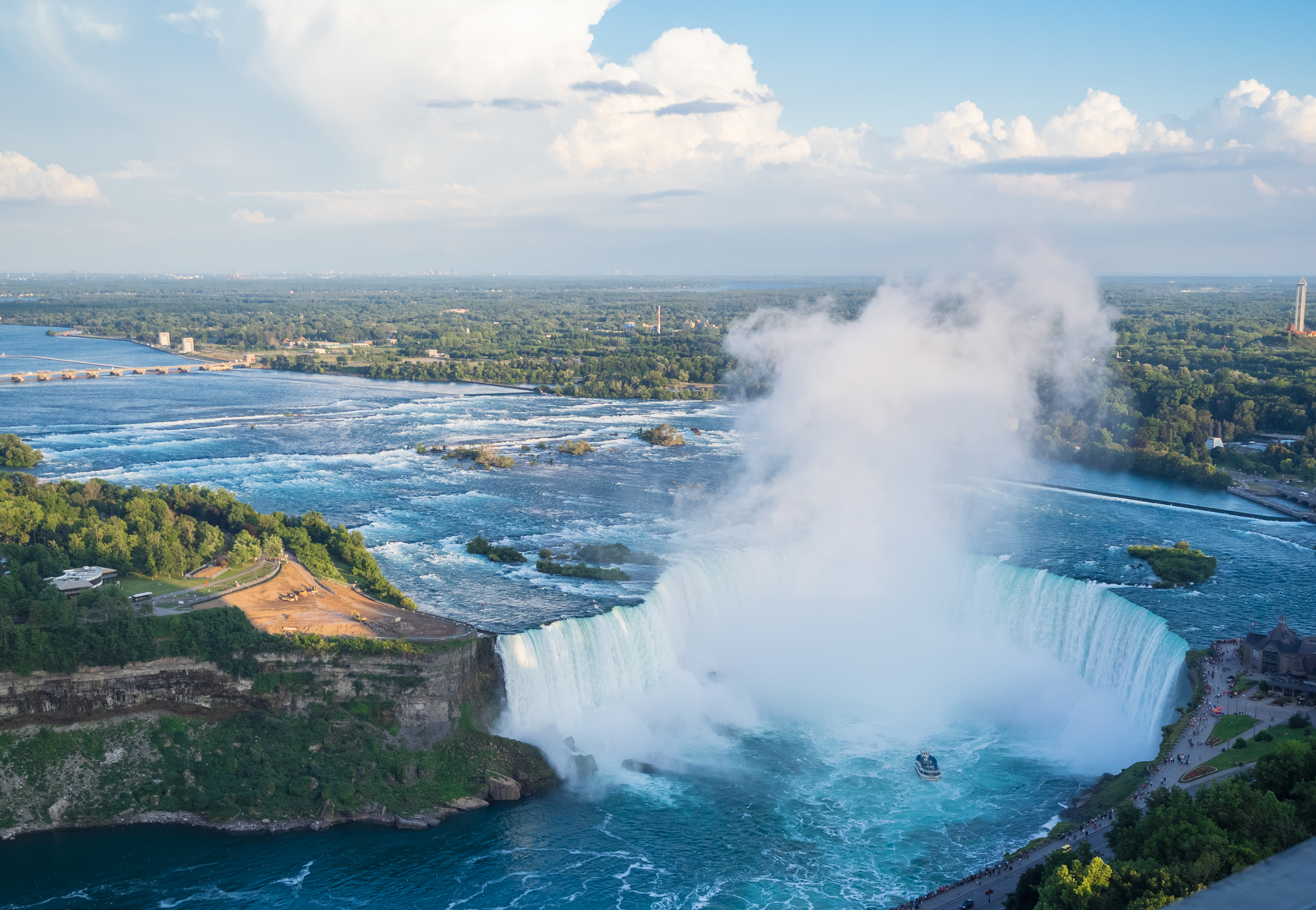 Niagara Falls by train