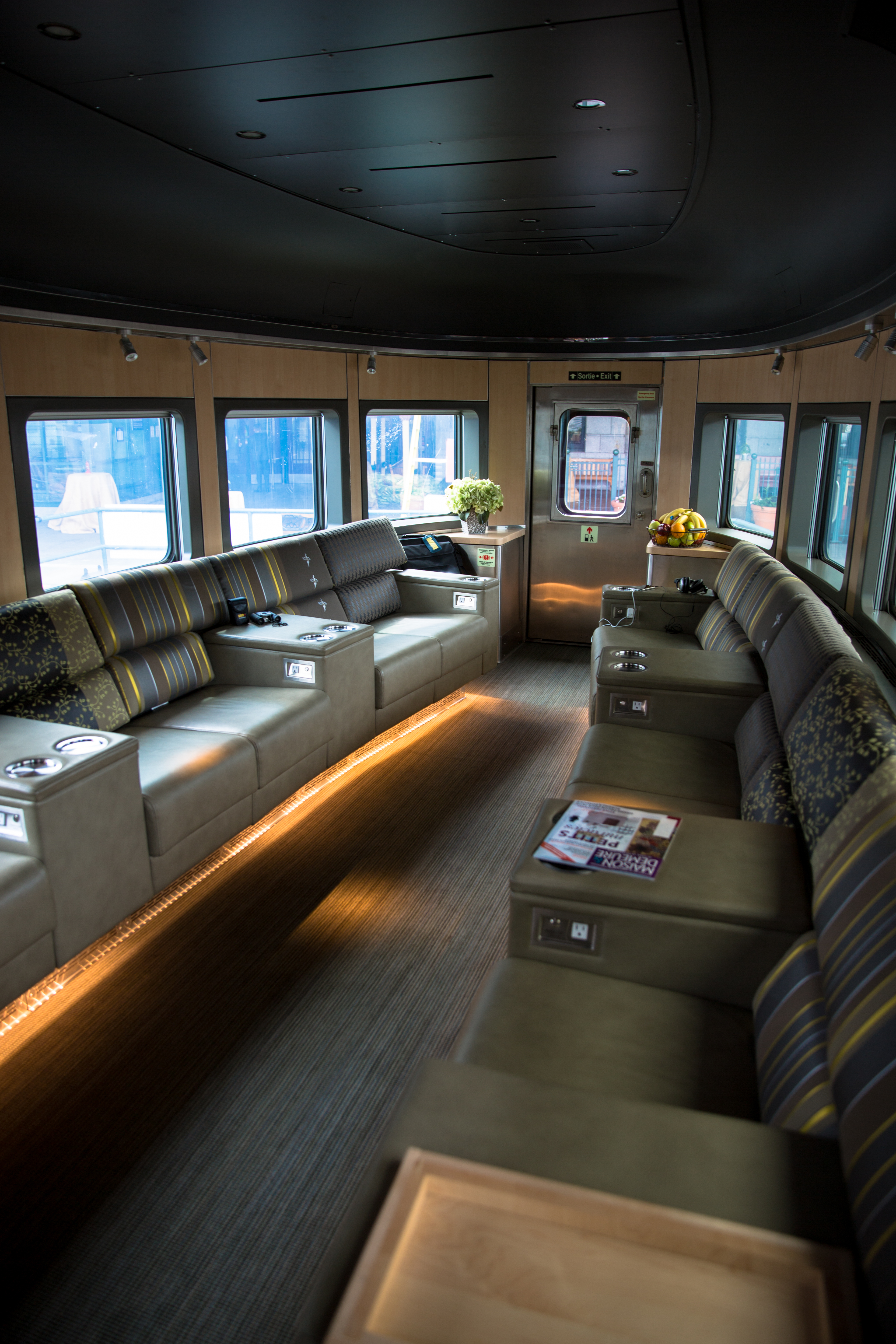 A lounge car in Prestige class service on the VIA Rail Train