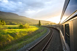 RS4066 RS1013 TO-Van train-sunset Canadian