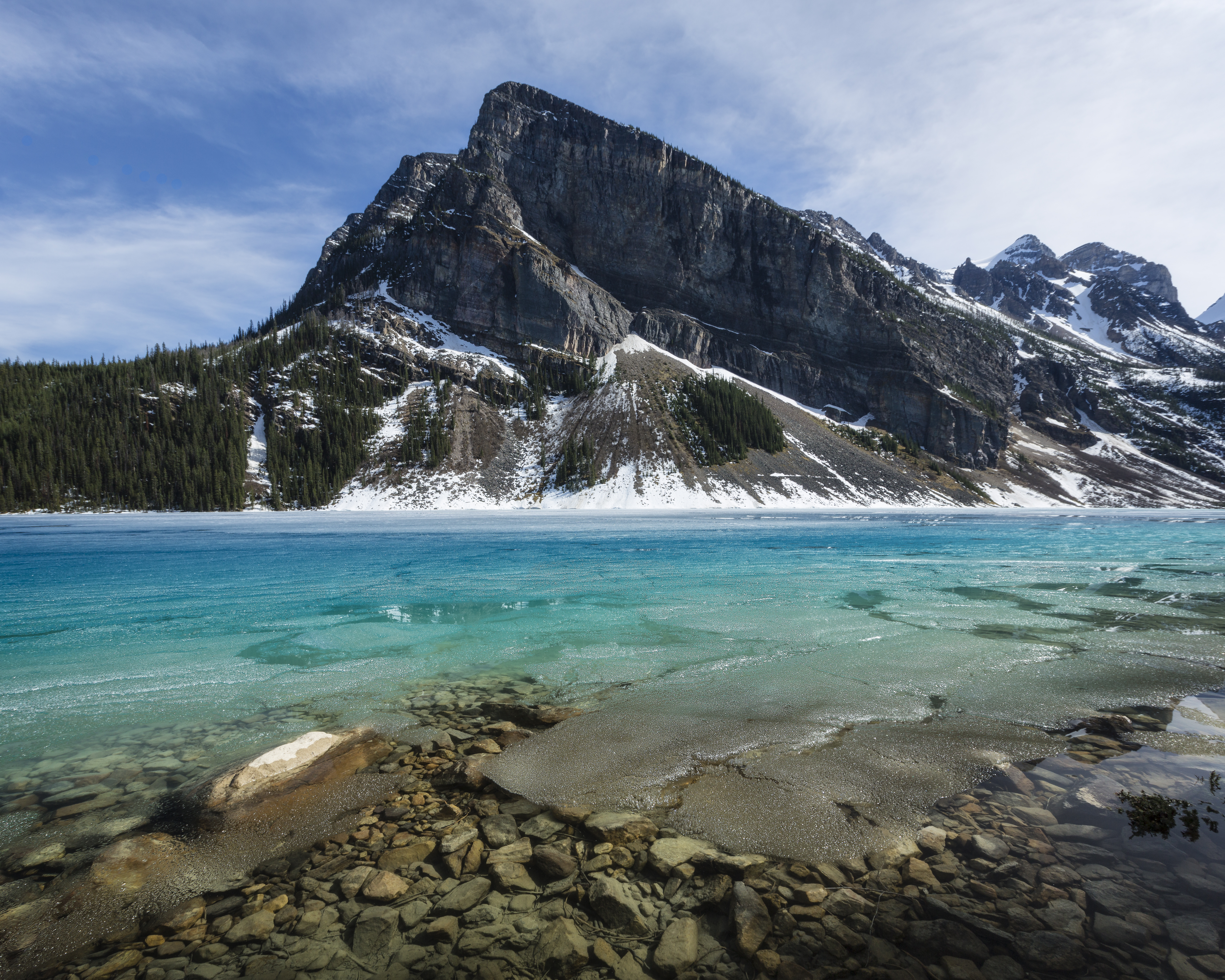 Mount Fairview rises above the turquoise waters of lake Louise, Banff National Park, Alberta, Canada