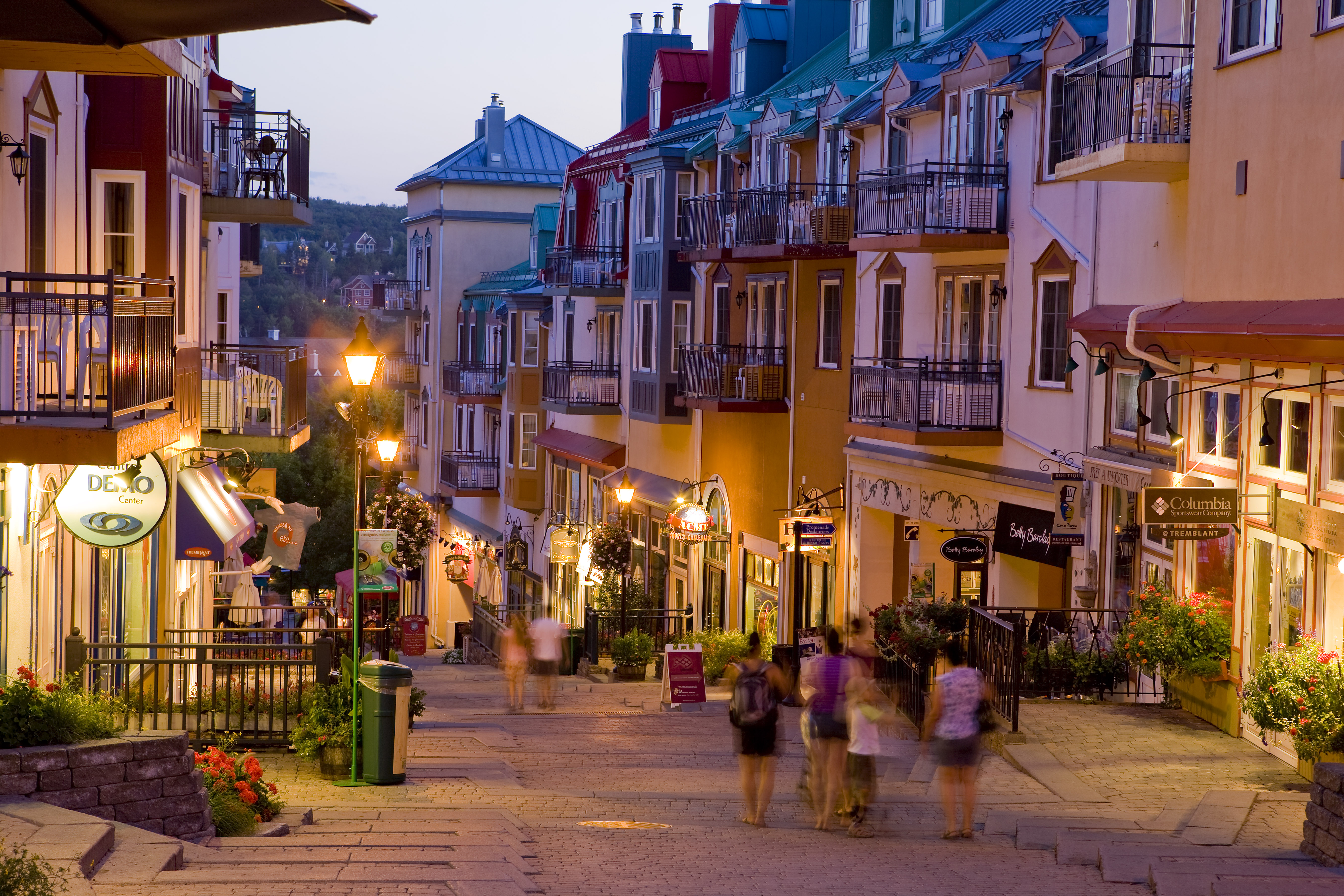 Montreal and Quebec train tours 