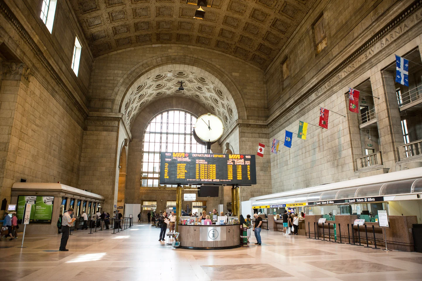 多倫多出發橫跨加拿大火車鐵路之旅 體驗豪華景觀列車與洛磯山脈自然風光