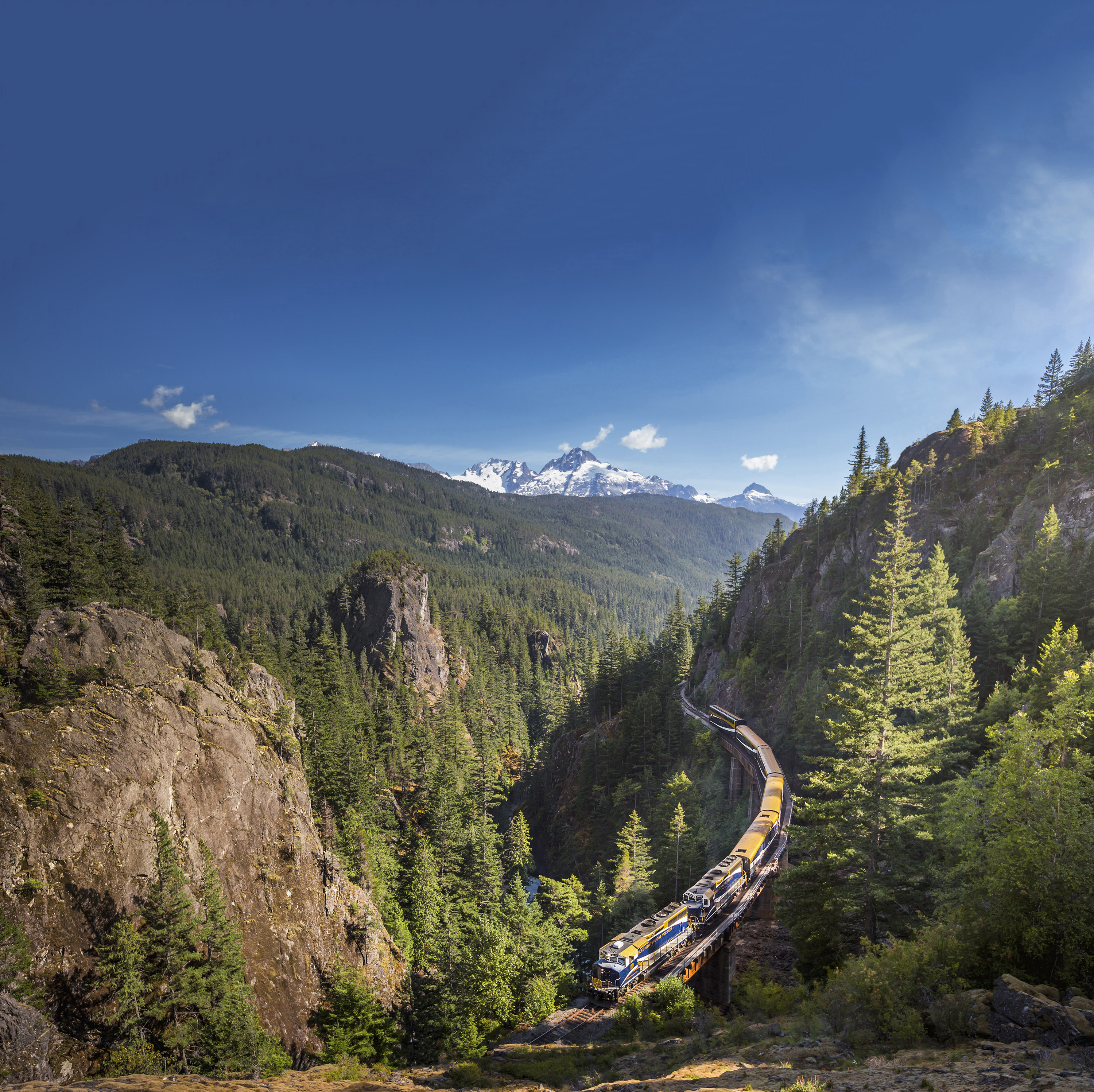 Rocky Mountaineer travelling past Cheakamus Canyon on the Rainforest to Goldrush Route