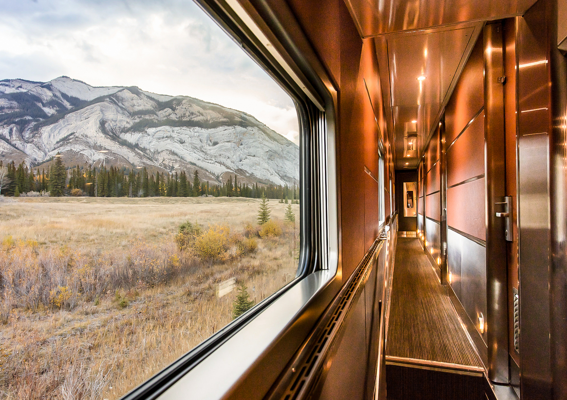 The corridor inside a VIA rail train car