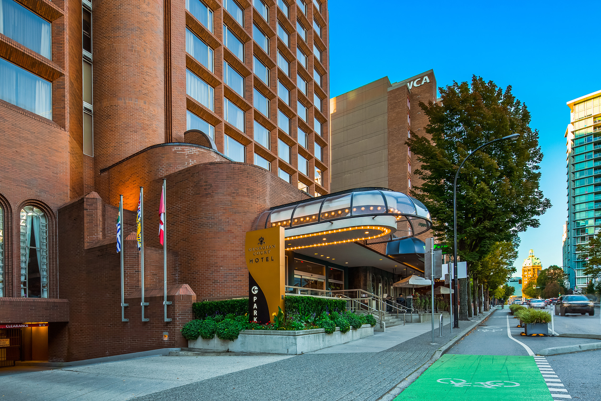 Exterior view of the Georgian Court Hotel