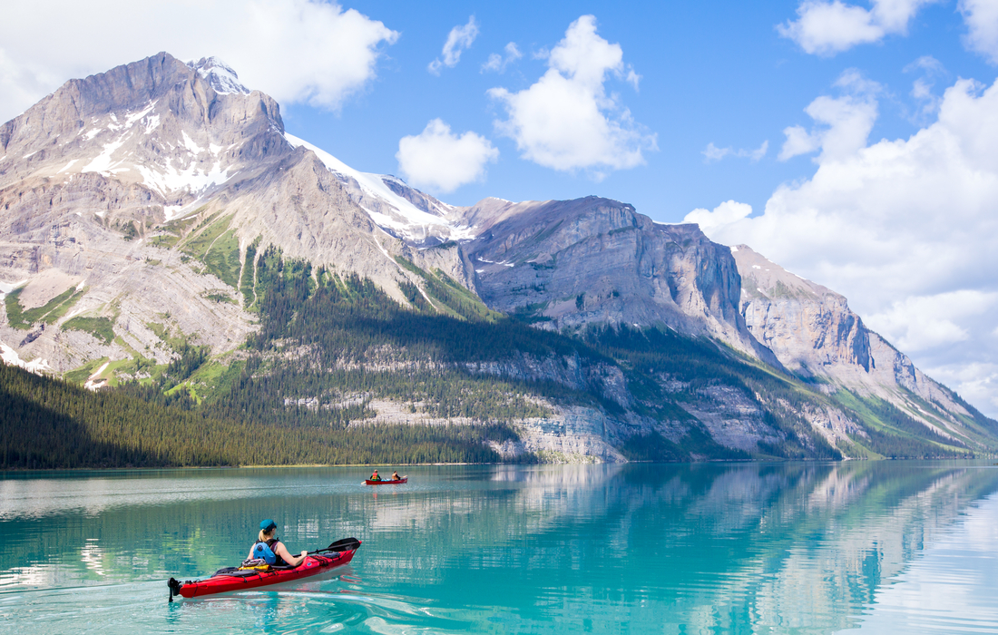 Jasper National Park is a perfect stop to extend while travelling on the Canadian train 