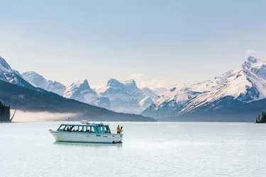 Maligne Lake Tour with Cruise
