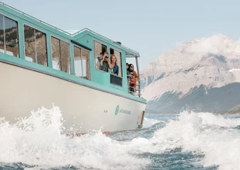 Lake Minnewanka: summer is the best time to visit the Canadian Rockies