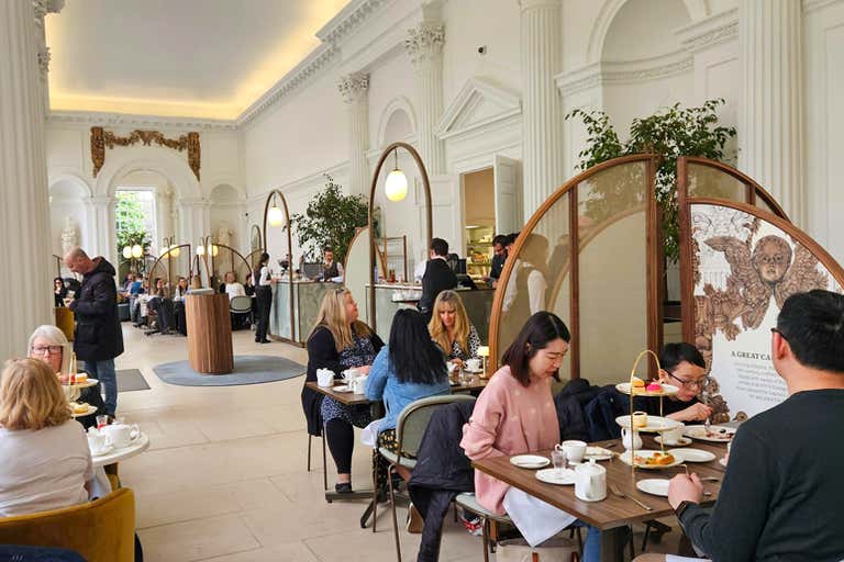 t52953. London- VIP Kensington Palace Gardens Tour Royal High Tea-LOWRES.jpg