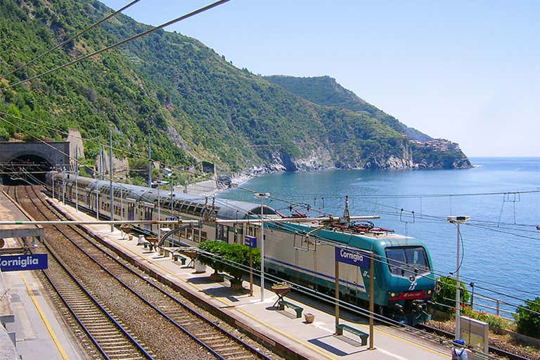 Best Train Journeys in Italy: 9 Scenic Routes