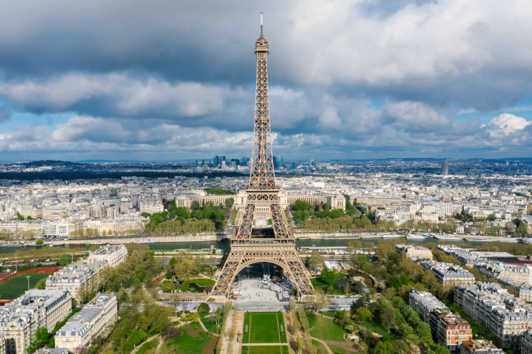 10 Unmissable Paris Landmarks and Historical Sights