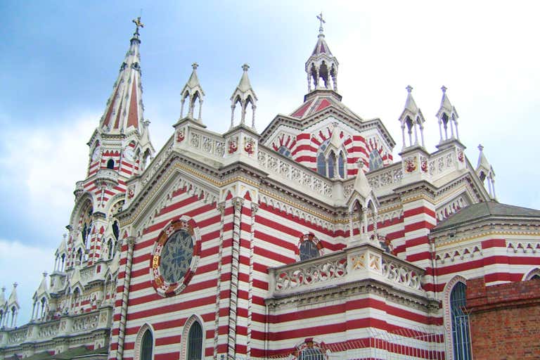 2048px-Santuario_Nacional_de_Nuestra_Senora_del_Carmen-LOWRES.jpg