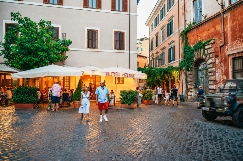 Best Neighborhoods in Rome for History, Art and Food