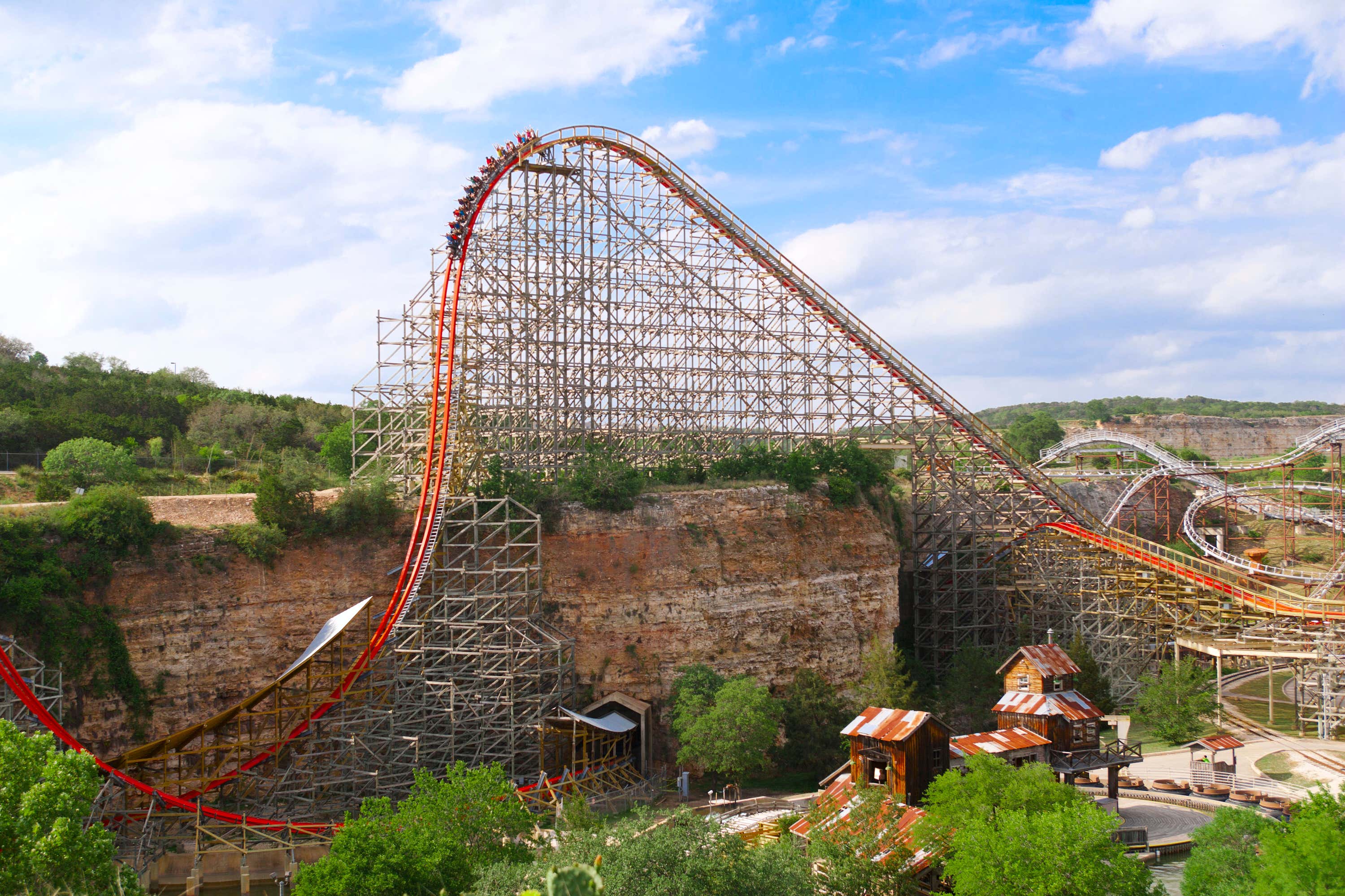 Iron Rallter The Best Rides at Six Flags: 10 Amazing Roller Coasters