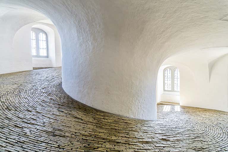 sies-kranen-TAvowVtNdHg-unsplash-LOWRES.jpg