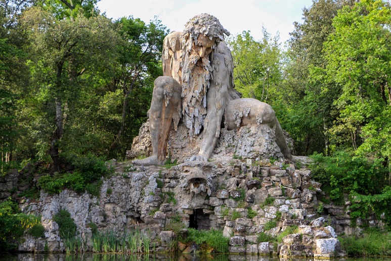 10 of the Weirdest Statues Around the World