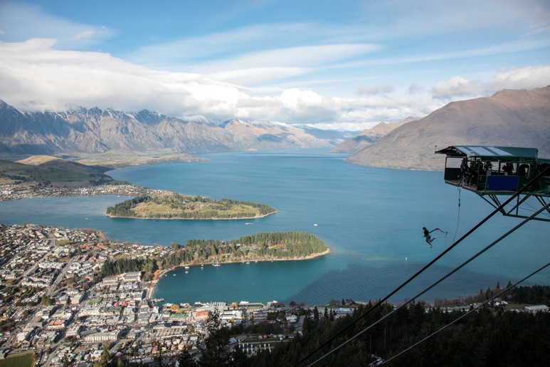 Bungee jumping in New Zealand