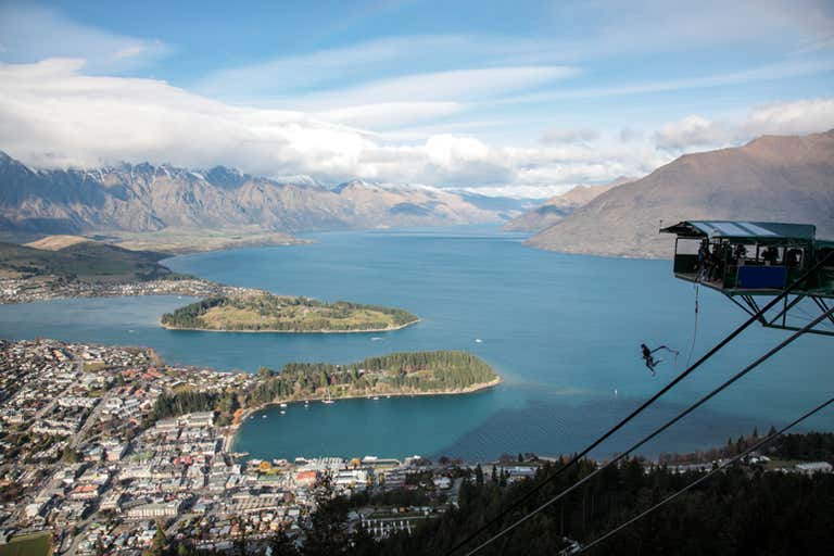 Bungee jumping in New Zealand