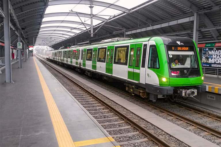 Elelch_Metro_de_Lima_(Linea_1) - LOWRES.jpg