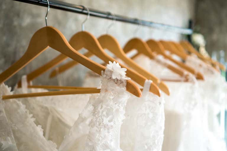 Elegante bruidsjurken te zien op The Bride Show Dubai in mei, met zomerse bruidscollecties