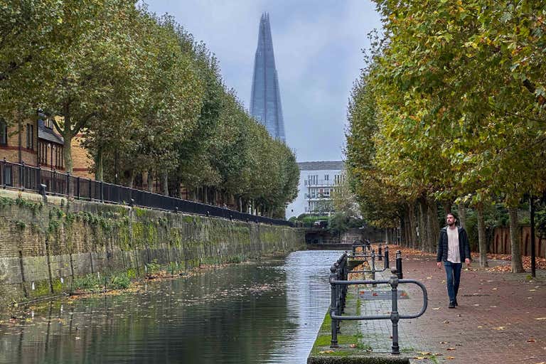 C5 Wapping Canals- Shard View-LOWRES.jpg