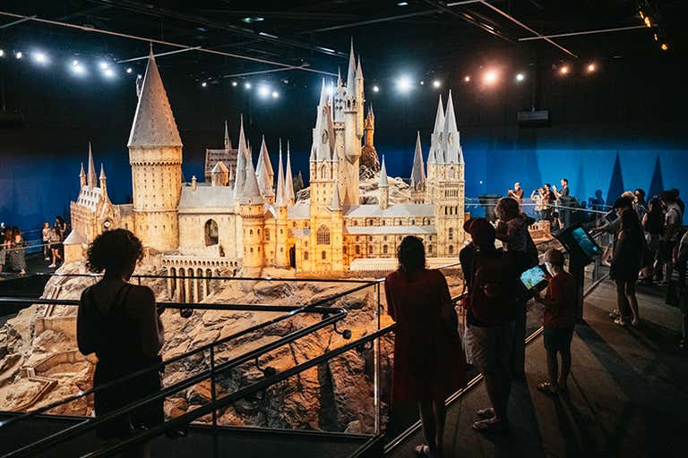 t63735.-London---Fully-Guided-Making-of-Harry-Potter-Tour-nr59.LOWRES.jpg
