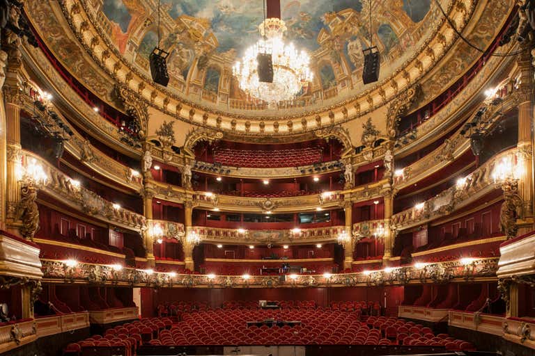 2048px-Salle_du_Theatre_Royal_de_la_Monnaie_1_(C)_Philippe_De_Gobert-LOWRES.jpg