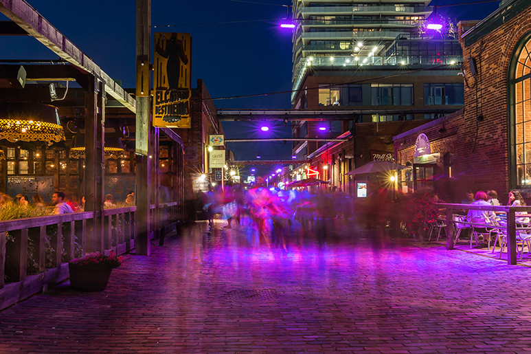 8 Epic Things To Do In Toronto At Night