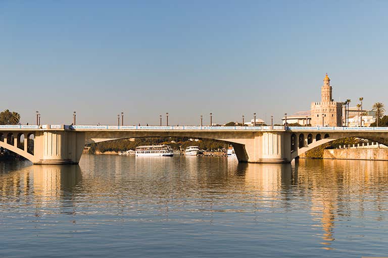 puente-san-telmo-3796701-LOWRES.jpg