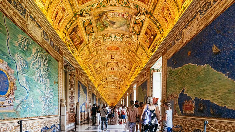 10 สถานที่น่าสนุกที่ควรไปและสิ่งน่าทำกับเพื่อนๆ ในกรุงโรม