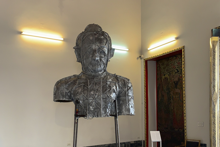 Bangkok_Art_Biennale_2022_-_Wat_Pho_-_an_artwork_by_Montien_Boonma_1-LOWRES.jpg