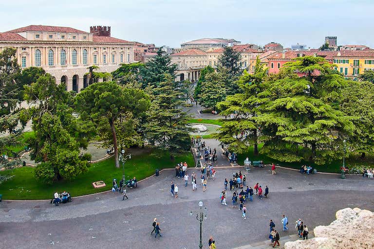 Piazza_Bra_seen_from_the_arenas_(Verona)-edited-lOWRES.jpg