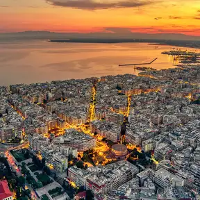 Tessalônica à noite: 8 experiências incríveis após o pôr do sol